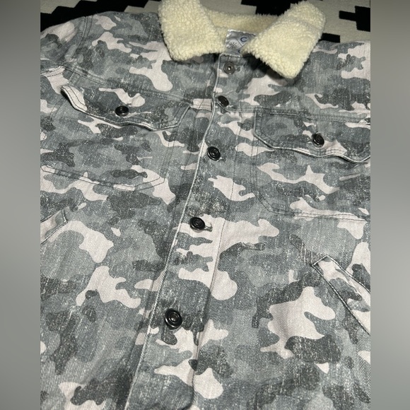 COLD CULTURE, camo, faux shearling jacket!! - Picture 10 of 13